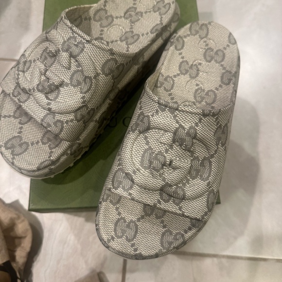 Gucci Slides - Picture 5 of 7